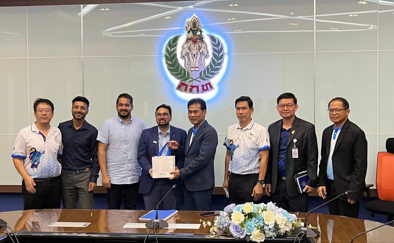 Award ceremony moment 4