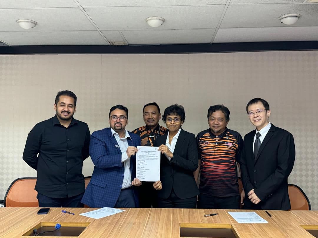 Award ceremony moment 6